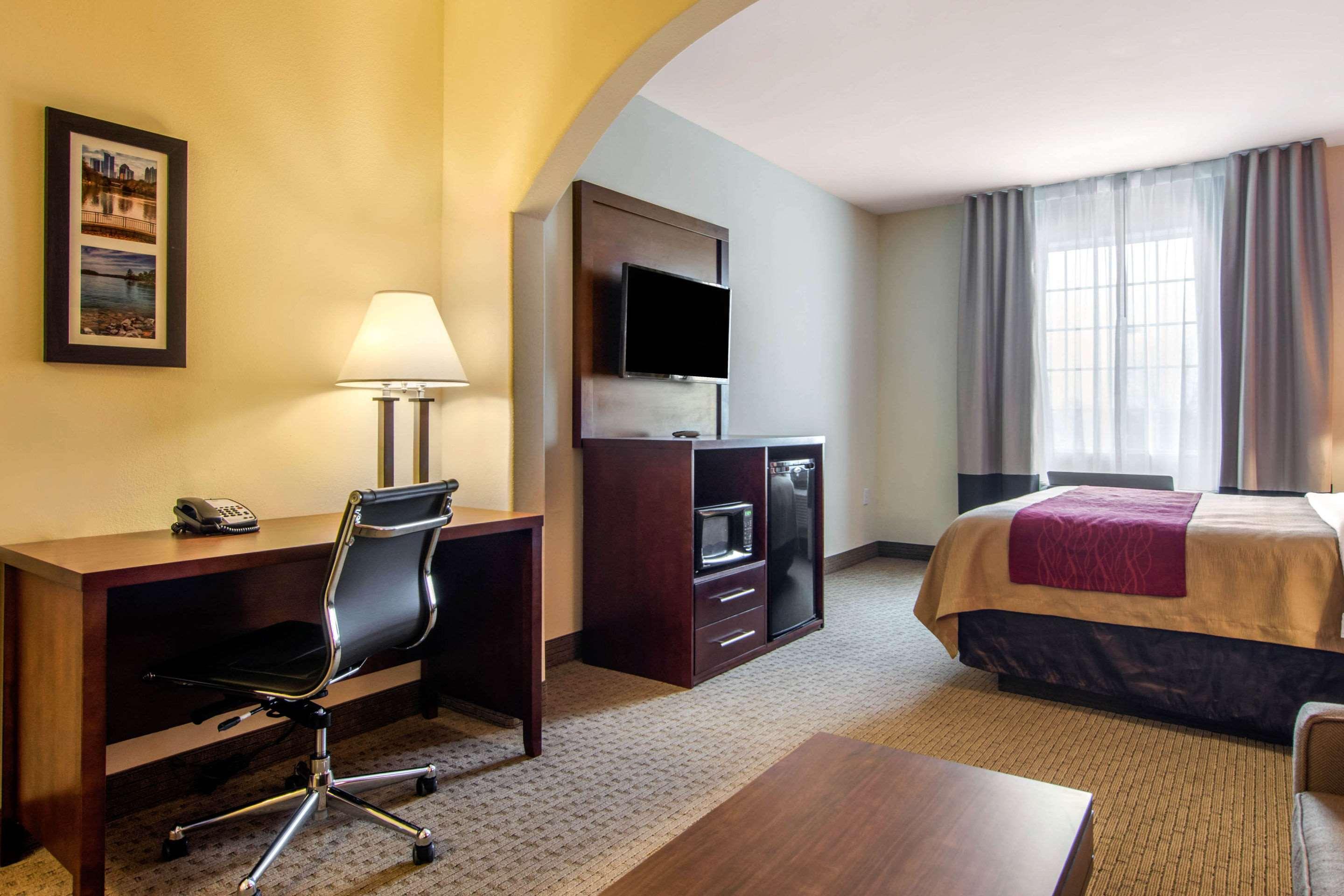 Comfort Inn & Suites Вілла-Ріка Екстер'єр фото