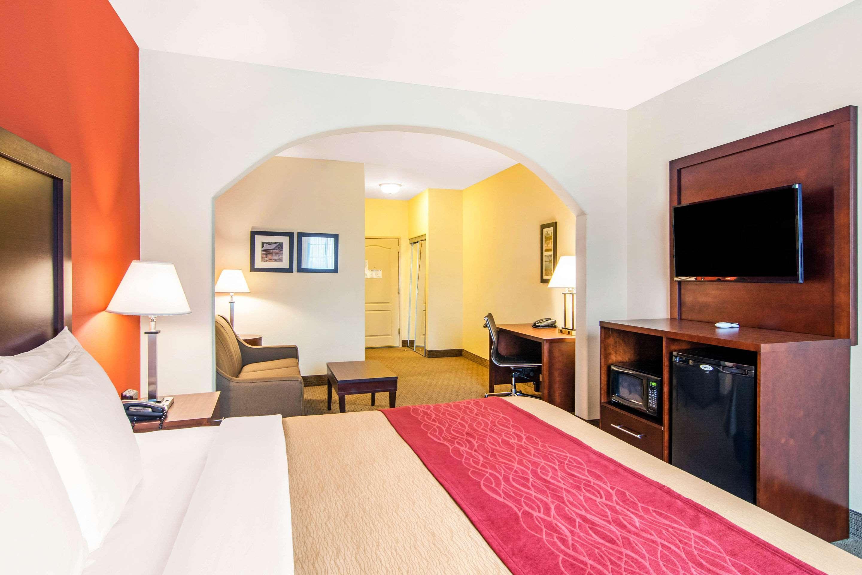 Comfort Inn & Suites Вілла-Ріка Екстер'єр фото