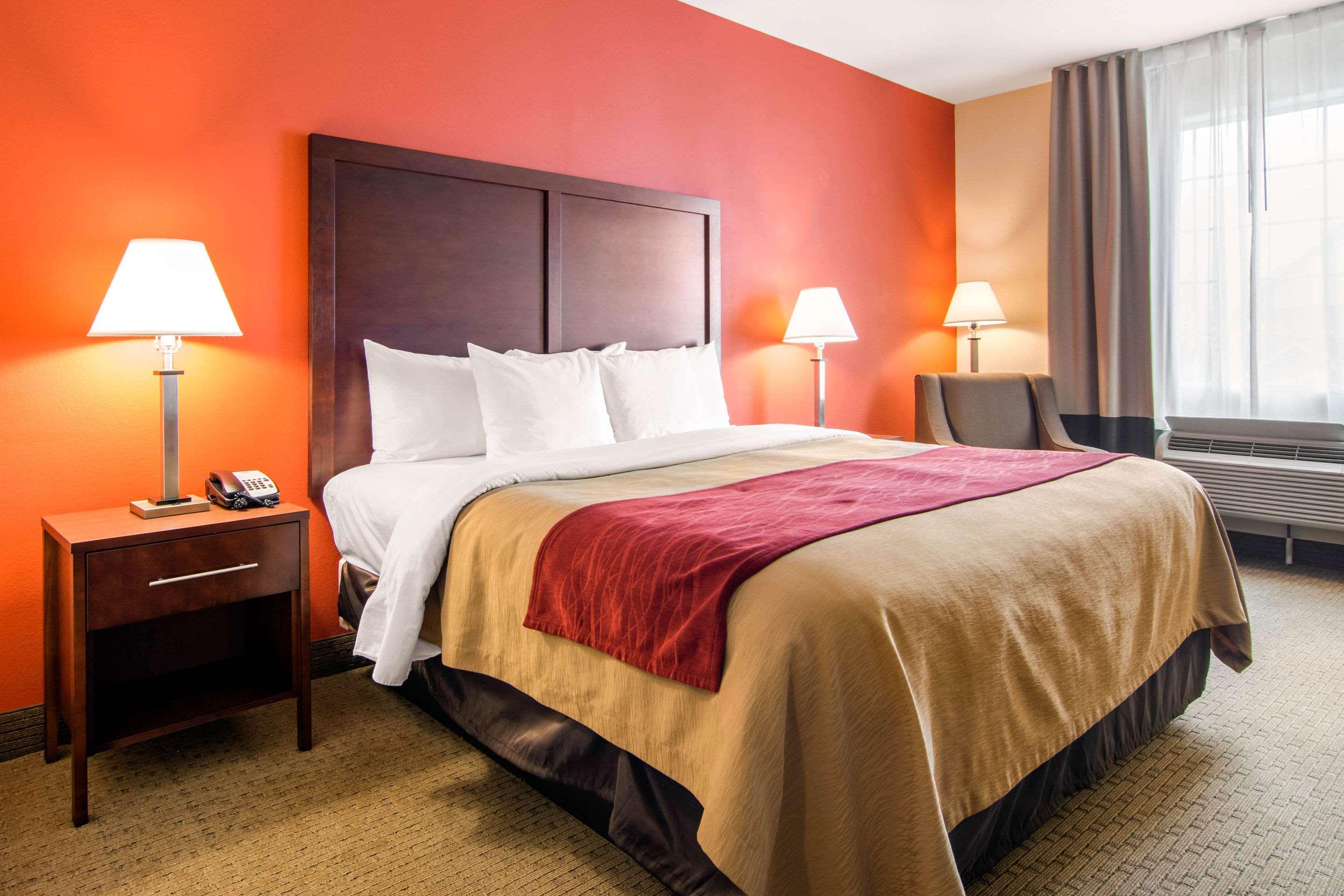 Comfort Inn & Suites Вілла-Ріка Екстер'єр фото
