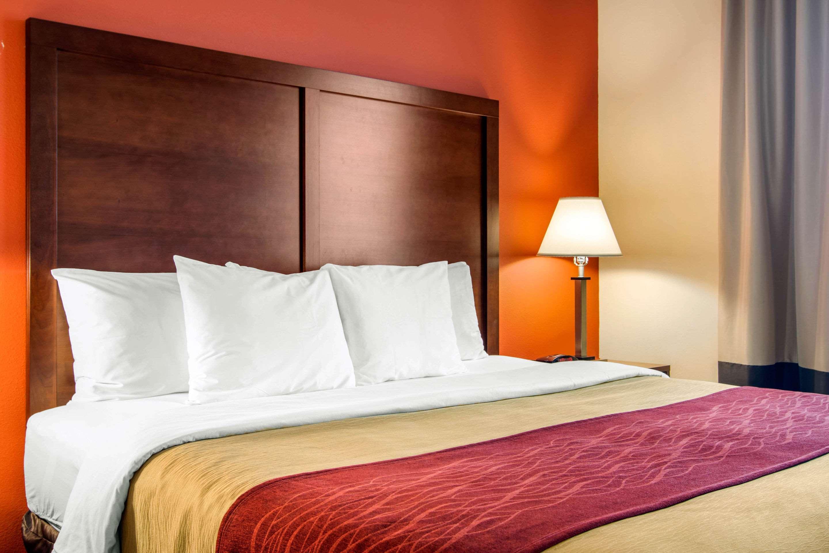 Comfort Inn & Suites Вілла-Ріка Екстер'єр фото