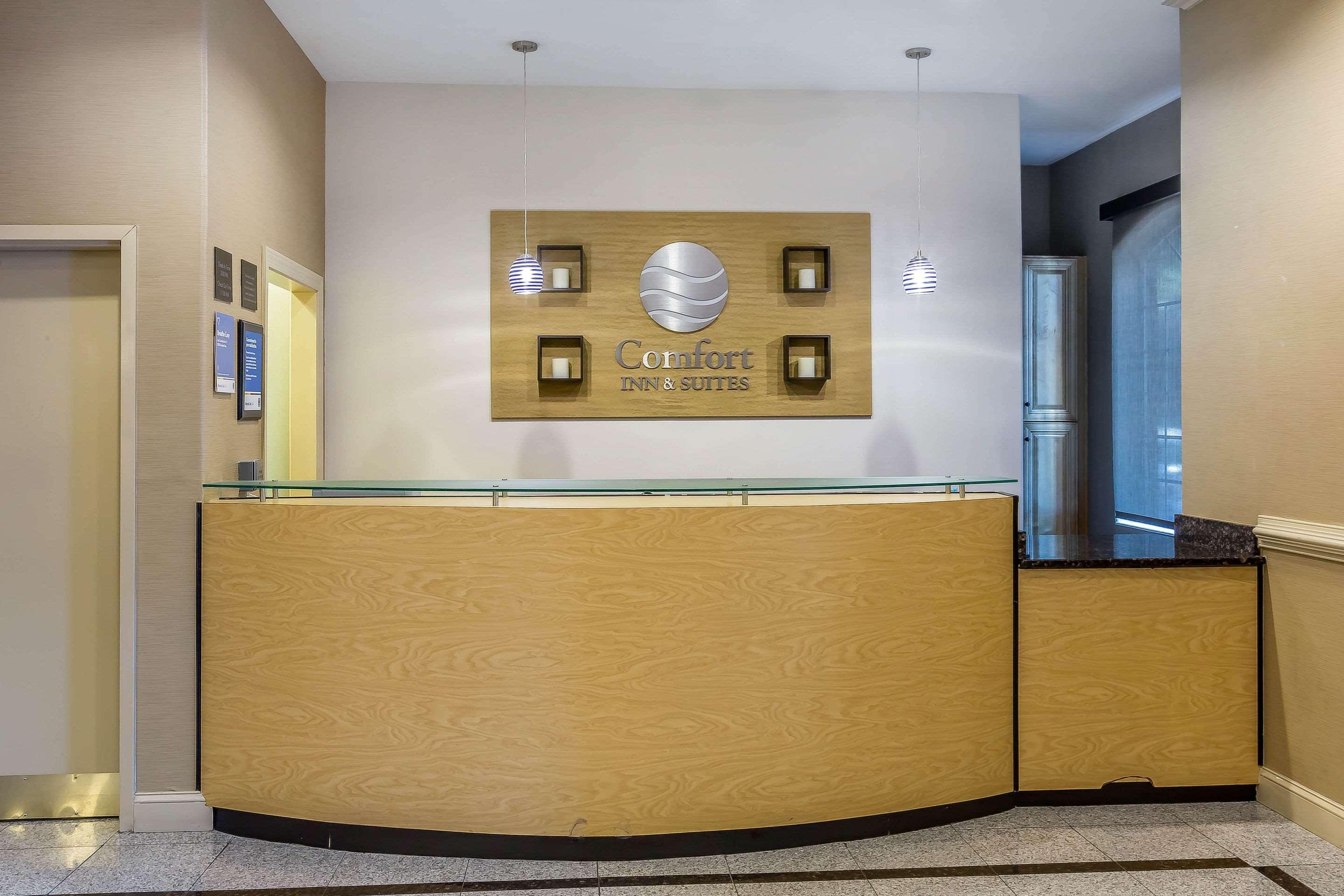 Comfort Inn & Suites Вілла-Ріка Екстер'єр фото