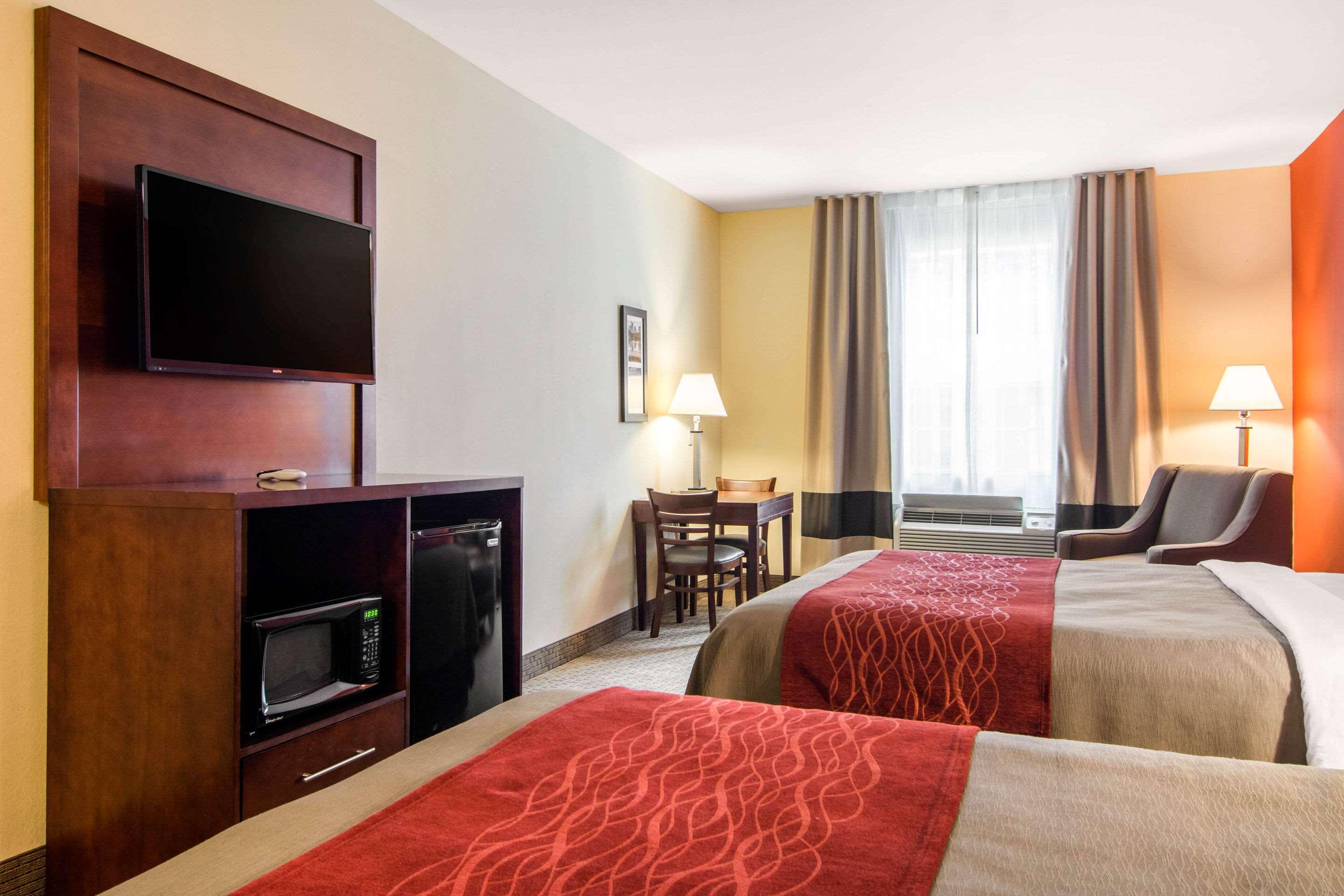 Comfort Inn & Suites Вілла-Ріка Екстер'єр фото